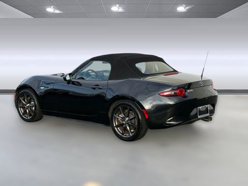 Used 2021 MAZDA MX-5 Miata Sport image 3