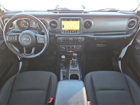 Used 2022 Jeep Gladiator Willys image 15
