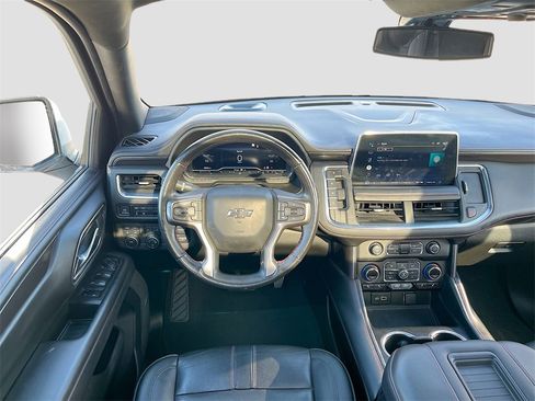 Used 2022 Chevrolet Suburban RST w/ Luxury Package image 23