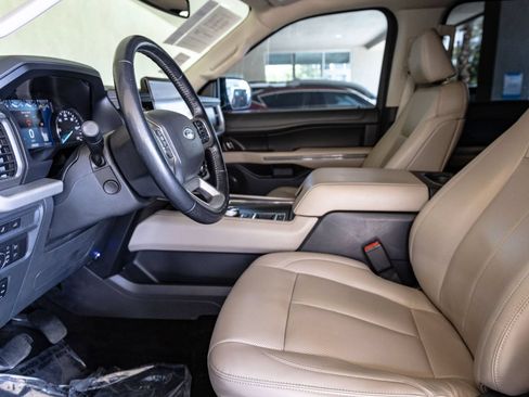 Used 2022 Ford Expedition XLT RWD image 12