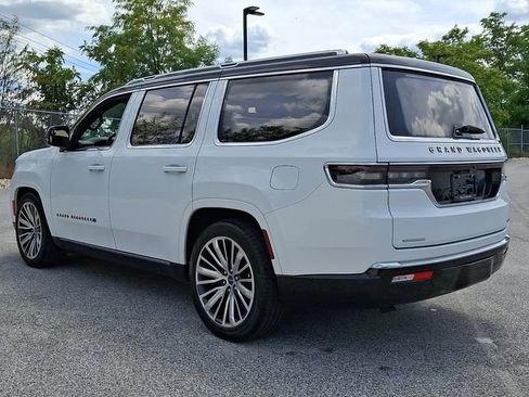 Used 2023 Jeep Grand Wagoneer Series III AWD/4WD image 7