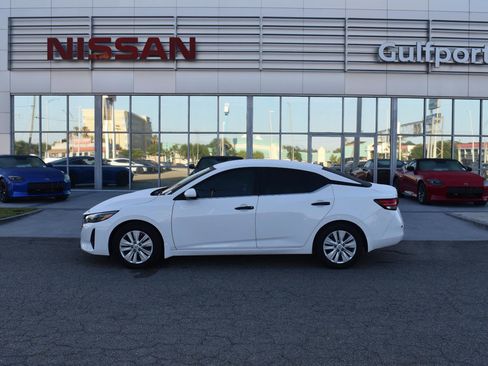Used 2024 Nissan Sentra S image 3