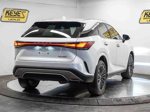Used 2025 Lexus RX 350 Premium w/ Convenience Package FWD image 4
