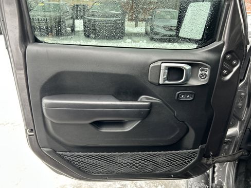 Used 2019 Jeep Wrangler Unlimited Sport image 13