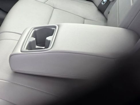 Used 2017 Toyota Camry XSE FWD image 11