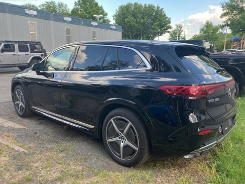 Used 2023 Mercedes-Benz EQS 580 4MATIC SUV image 4