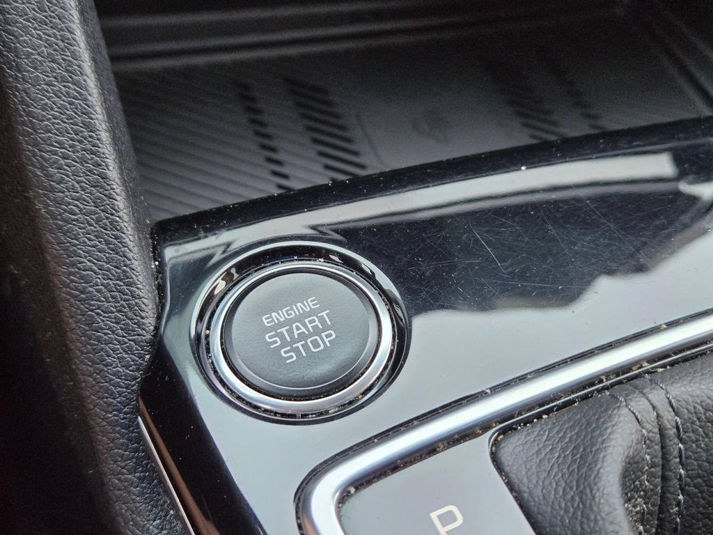 Used 2025 Kia Sportage SX FWD image 29