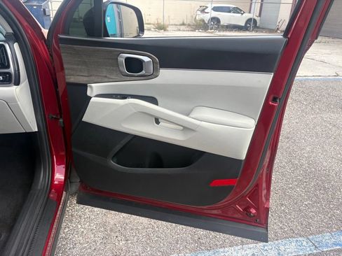 Used 2022 Kia Sorento EX w/ Panoramic Sunroof Package FWD image 18