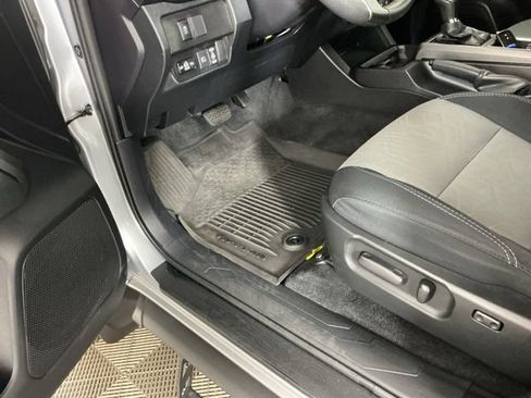 Used 2021 Toyota Tacoma TRD Sport w/ Technology Package AWD/4WD image 14
