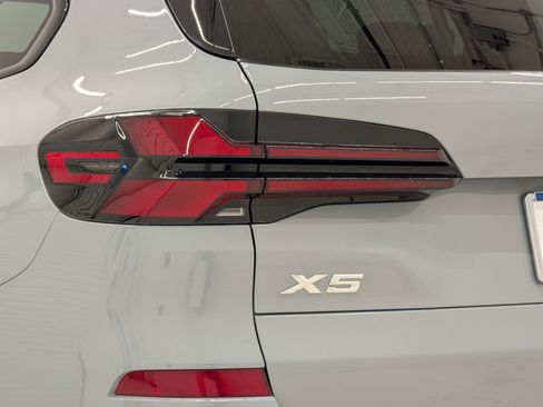 New 2026 BMW X5 sDrive40i w/ M Sport Package RWD image 13