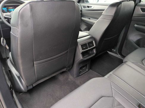 Used 2025 Volkswagen Atlas Cross Sport SE AWD/4WD image 18