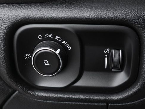 Used 2021 RAM 5500 Tradesman w/ Chrome Appearance Group image 20