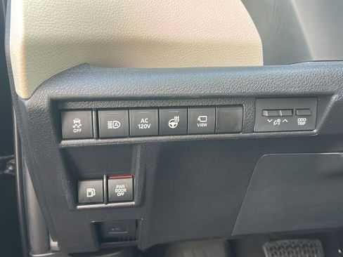 Used 2024 Toyota Sienna Limited AWD/4WD image 10