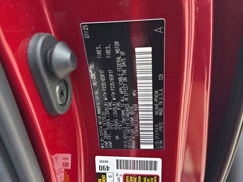 Used 2025 Toyota Sienna LE FWD image 36