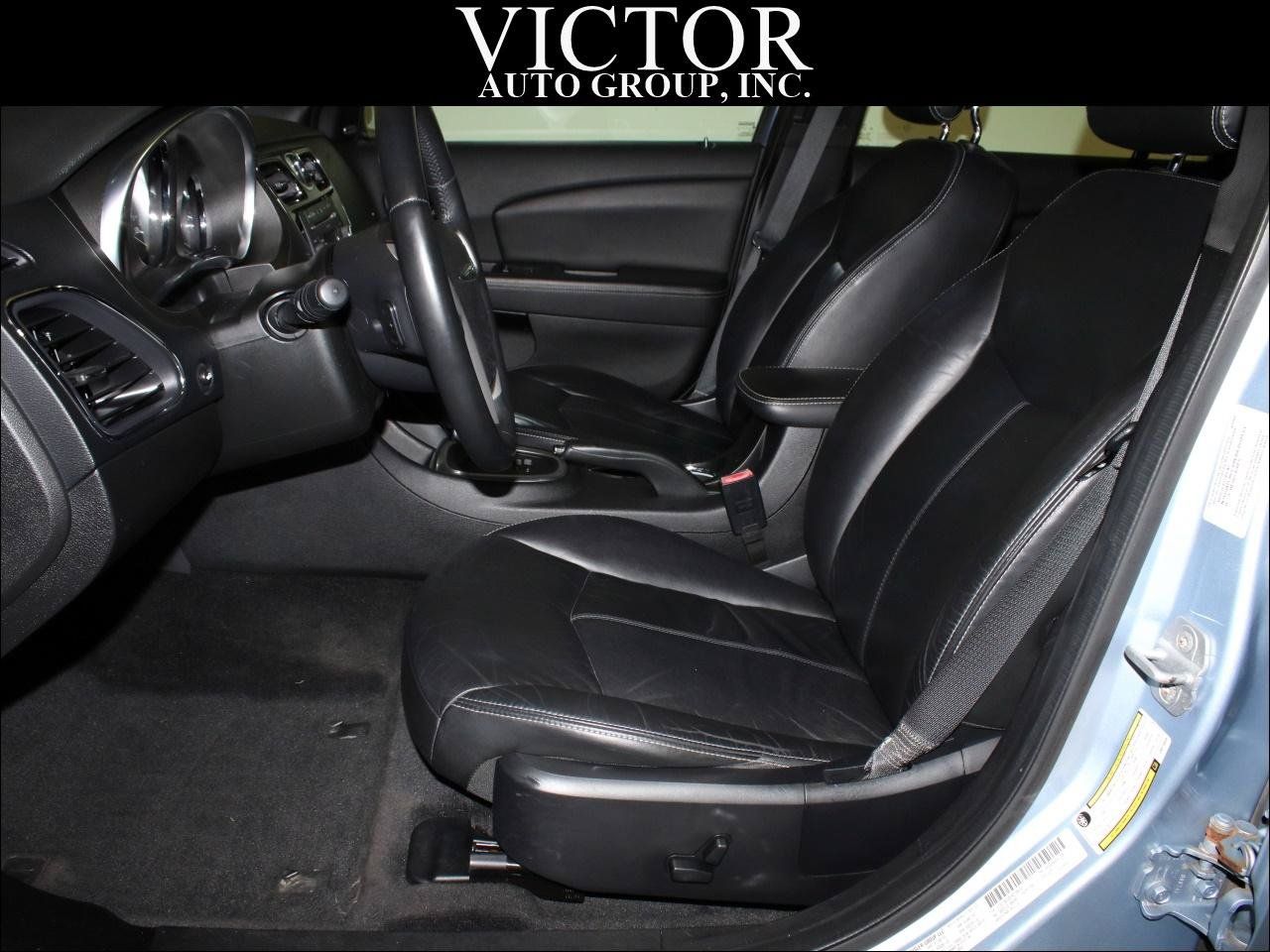 Used 2013 Chrysler 200 Limited FWD image 16