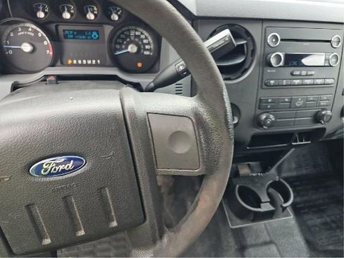 Used 2016 Ford F250 XL w/ Power Equipment Group RWD image 6