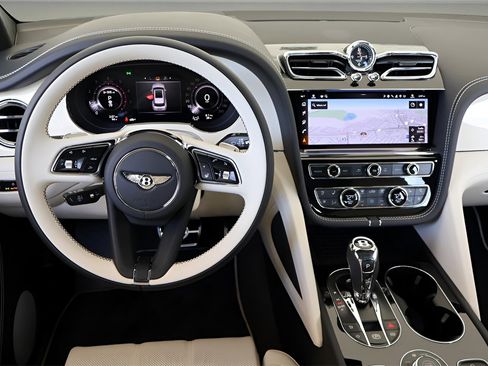 New 2025 Bentley Bentayga image 15