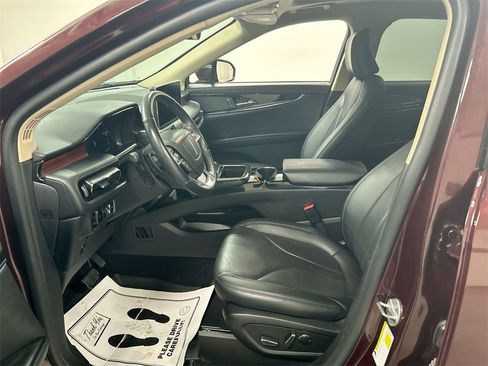 Used 2023 Lincoln Nautilus Reserve w/ Class II Trailer Tow Package image 9