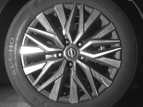 Used 2025 Nissan Altima 2.5 SV FWD image 13