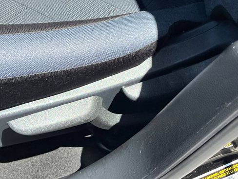 Used 2025 Nissan Versa SV FWD image 22
