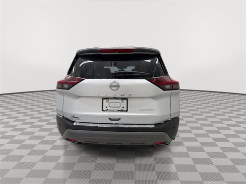 Certified 2022 Nissan Rogue SV image 10
