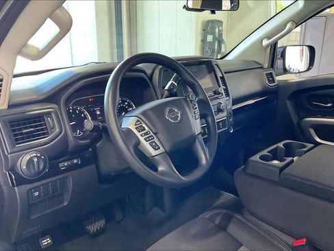 Used 2022 Nissan Titan SV w/ Accessory Utility Package RWD image 4