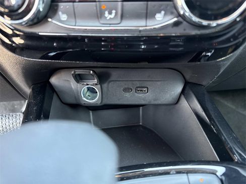 Used 2025 Chevrolet Trax LT w/ LT Convenience Package image 20