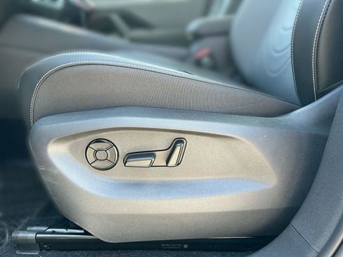 New 2026 Volkswagen Tiguan SE AWD/4WD image 13