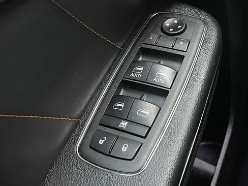 Used 2018 Dodge Charger R/T RWD image 11
