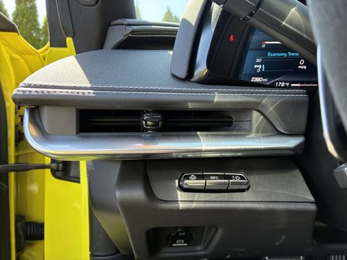 Used 2023 Chevrolet Corvette Stingray Preferred Cpe w/ 2LT image 22