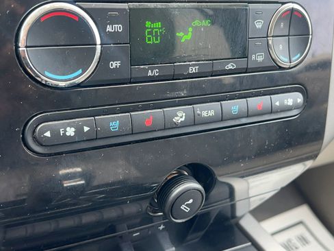 Used 2013 Ford Expedition Limited RWD image 14