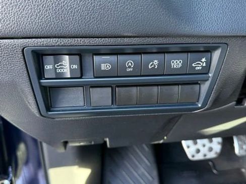 Used 2025 Toyota Tundra Limited w/ TRD Off-Road Package AWD/4WD image 15
