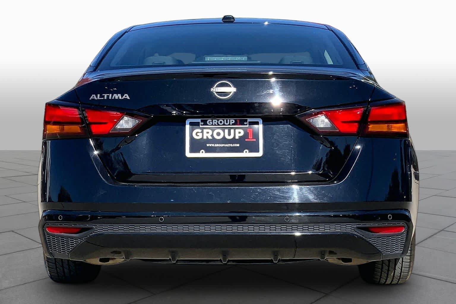 Used 2025 Nissan Altima 2.5 SV FWD image 5