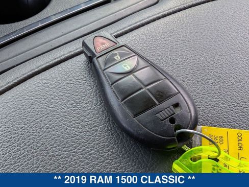Used 2019 RAM 1500 Classic SLT image 31