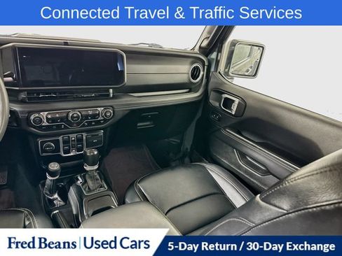 Used 2024 Jeep Wrangler Unlimited Sahara w/ Technology Group AWD/4WD image 30