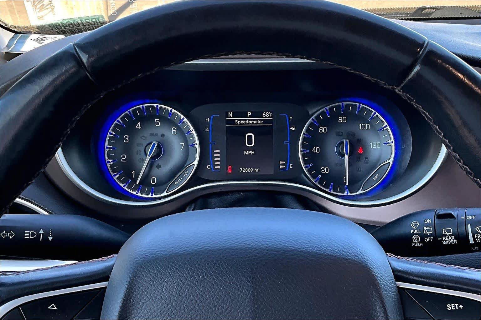 Used 2018 Chrysler Pacifica Touring-L FWD image 25