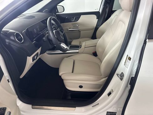 Certified 2026 Mercedes-Benz GLA 250 4MATIC image 3