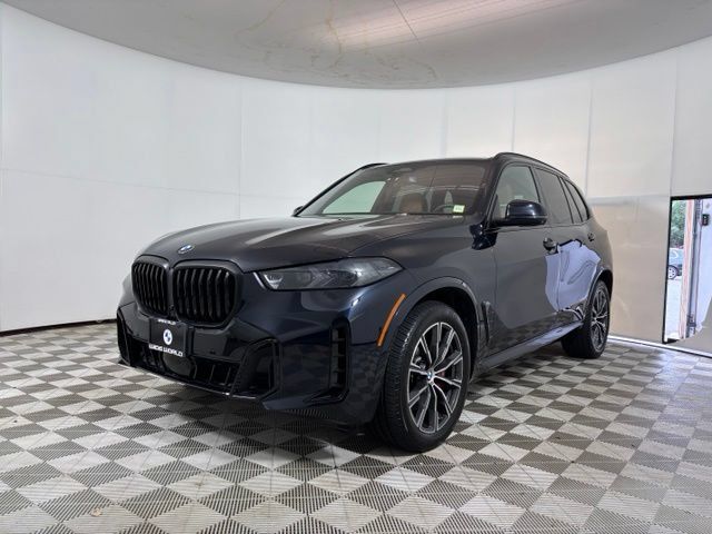 Used 2024 BMW X5 xDrive40i w/ M Sport Package AWD/4WD image 3