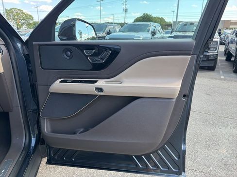 Used 2023 Lincoln Aviator Reserve w/ Equipment Group 201A AWD/4WD image 24