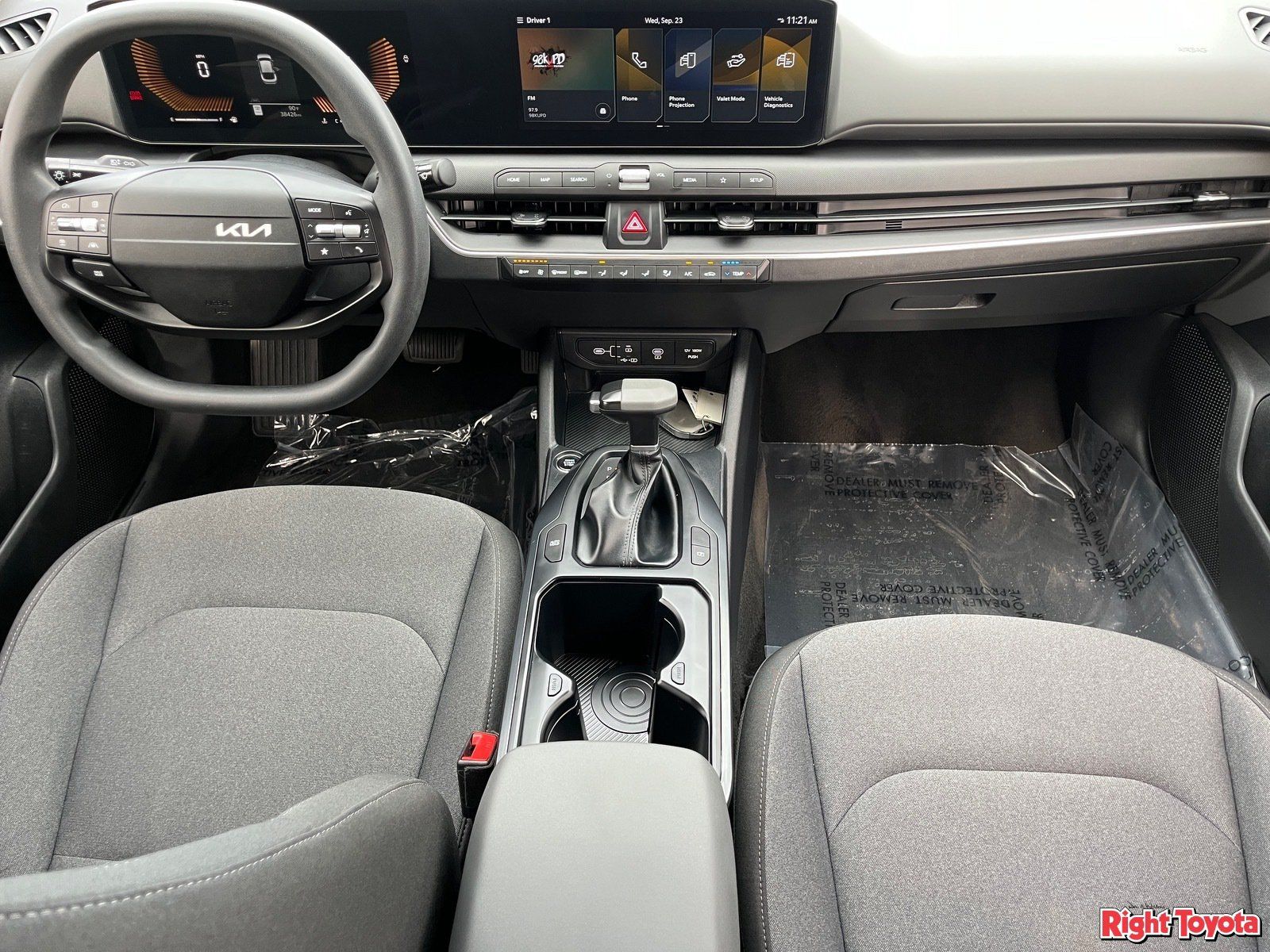 Used 2025 Kia K4 FWD image 17