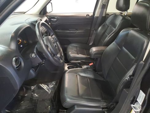 Used 2016 Jeep Patriot High Altitude AWD/4WD image 10