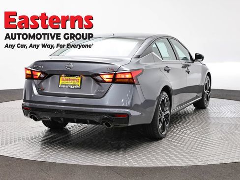 Used 2023 Nissan Altima 2.5 SR AWD/4WD image 5