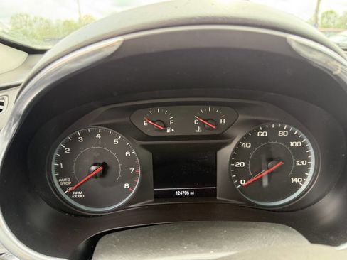 Used 2018 Chevrolet Malibu LT image 12