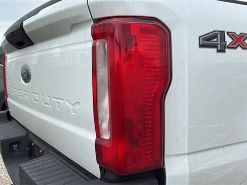 Used 2024 Ford F250 XL image 9