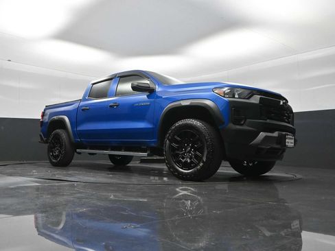 Used 2024 Chevrolet Colorado Trail Boss w/ Advanced Trailering Package AWD/4WD image 18
