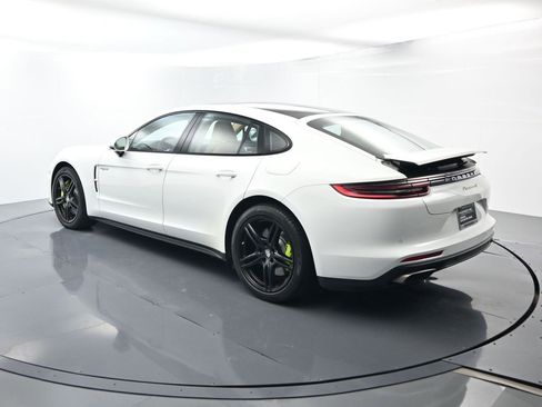 Used 2018 Porsche Panamera 4 image 3