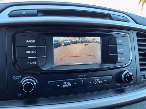 Used 2017 Kia Sorento LX image 27