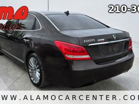 Used 2016 Hyundai Equus Signature RWD image 3