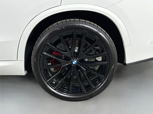 New 2026 BMW X5 M60i w/ Climate Comfort Package AWD/4WD image 31