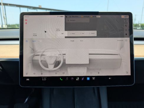Used 2022 Tesla Model Y Long Range AWD/4WD image 28